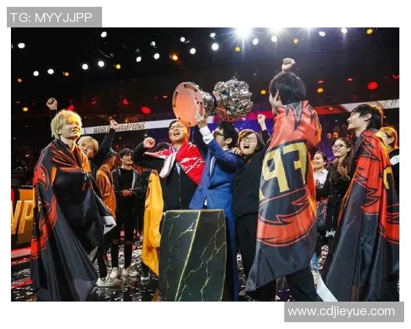 全球总决赛特别报道：FPX从逆境中崛起的奋斗历程与荣耀时刻